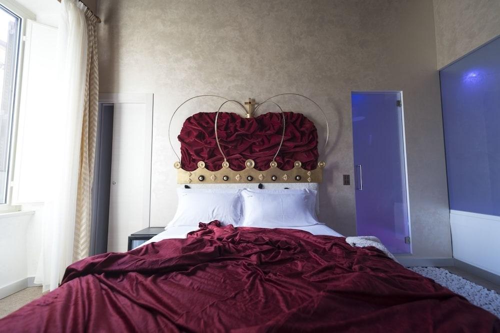 Magenta Pantheon Navona Couette-café 4*